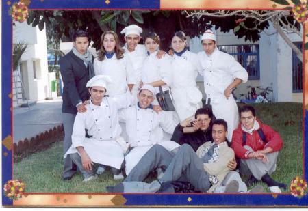 et oui au l ecole a casa un classe de cuisine et moi reception biensur